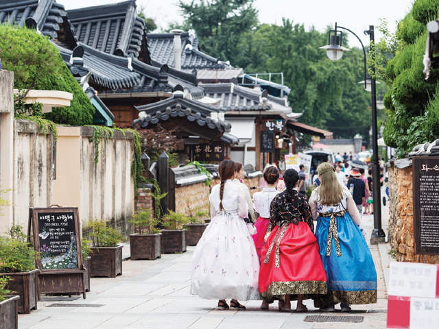 Jeonju Hanok Village hanbok