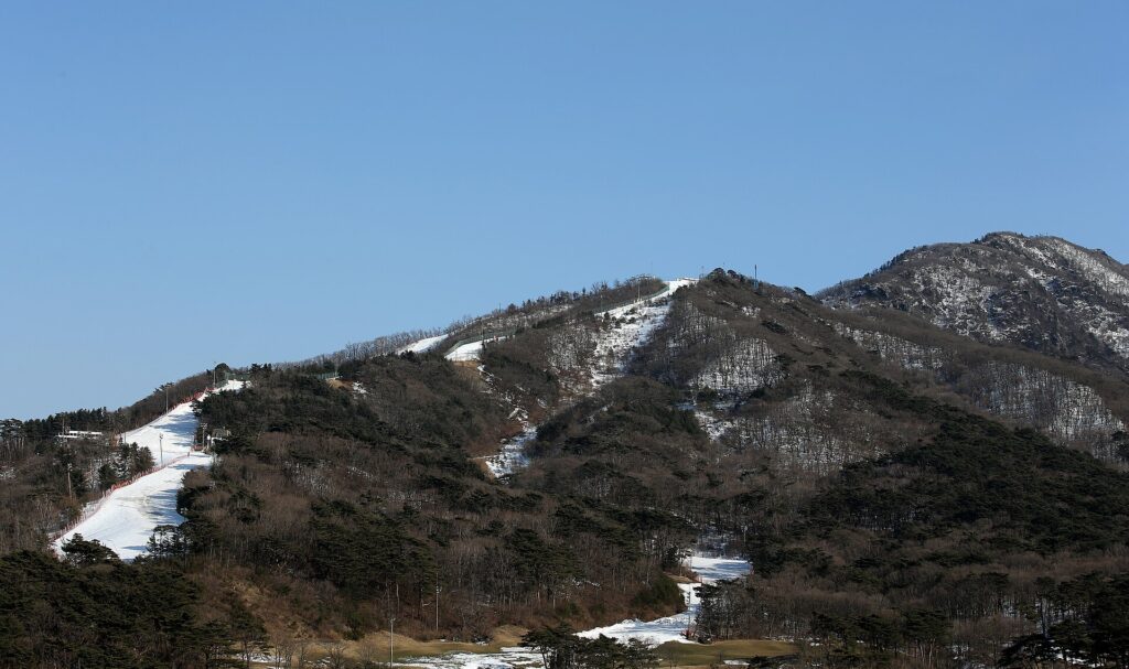 Korea famous mountain hiking — Deogyusan Hyangjeokbong winter rime ice landscape