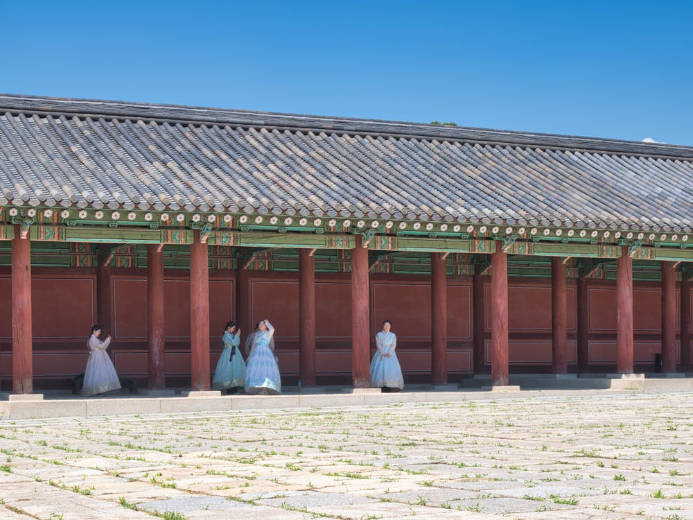 한복 화보 시골 마을 야외 촬영 전통 한복 인물 컷
