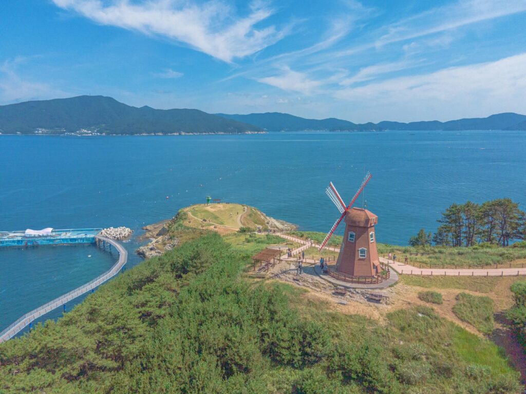Wando clean coastline near Geoje travel route