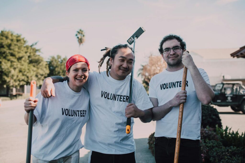 make Korean friends while volunteering as a team