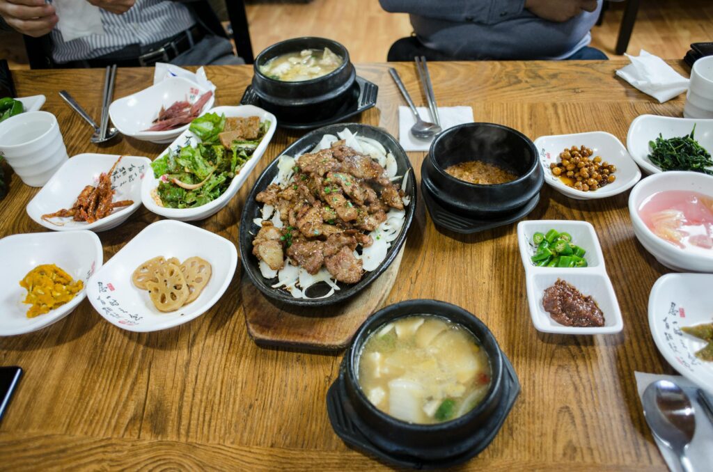 한국 식당 예절 — 한식 한 상 차림 주문 흐름