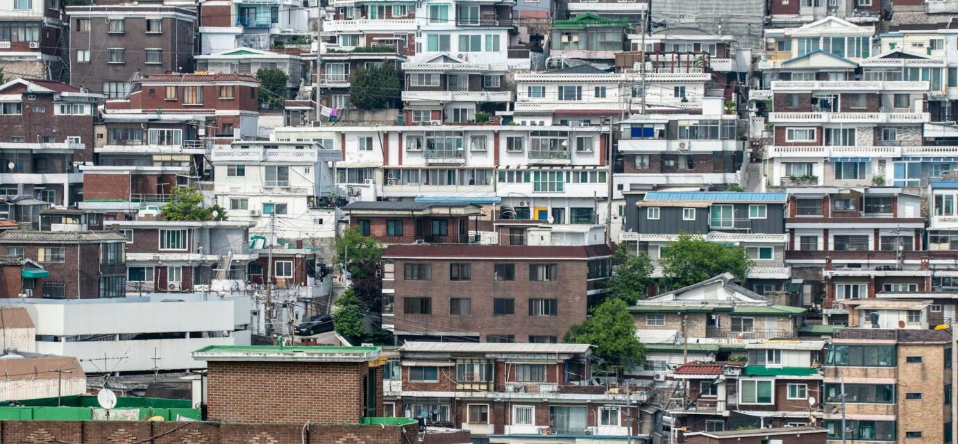 월세 관리비 항목 가이드 - 한국 아파트 단지 외관