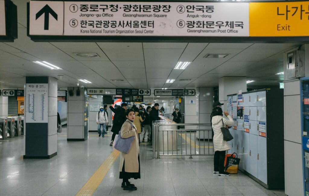 How to use a T-money card during a transfer at a Seoul subway commuter station
