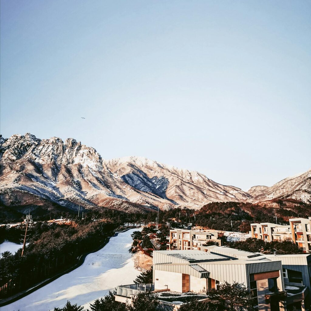 Sokcho Seoraksan landscape, the starting point of the Gangwon hot spring spa visit course
