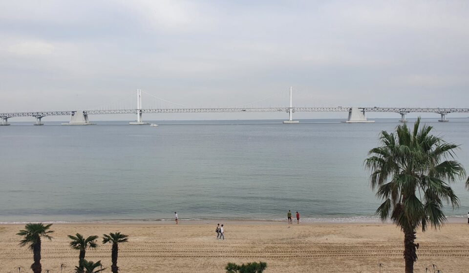 군산 바다 근대 건축 코스 해변 풍경