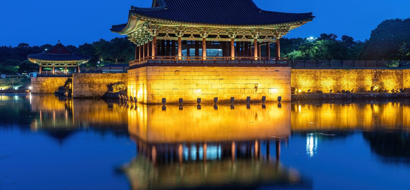 경주 당일치기 1박2일 야경 명소 동궁과 월지 반영