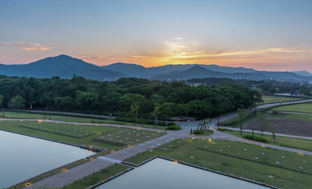 경주 감성 숙소 대릉원 일몰 산책 코스