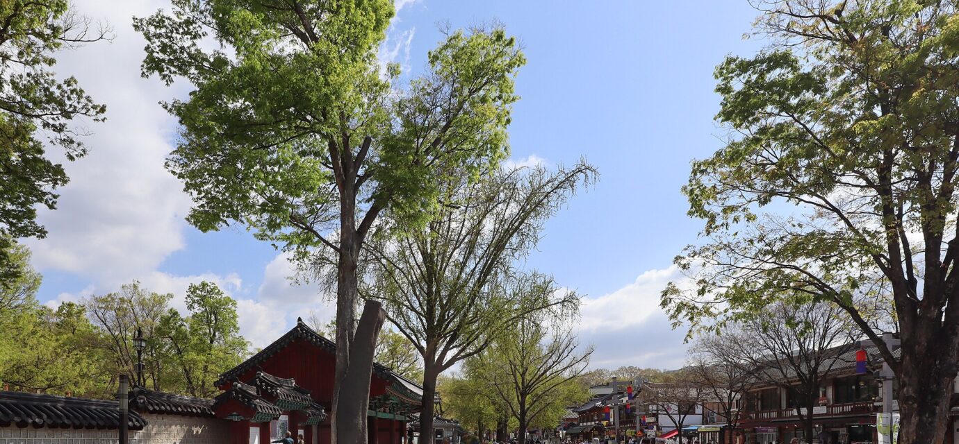 전주 경기전 향교 산책 코스의 경기전 정전 외관