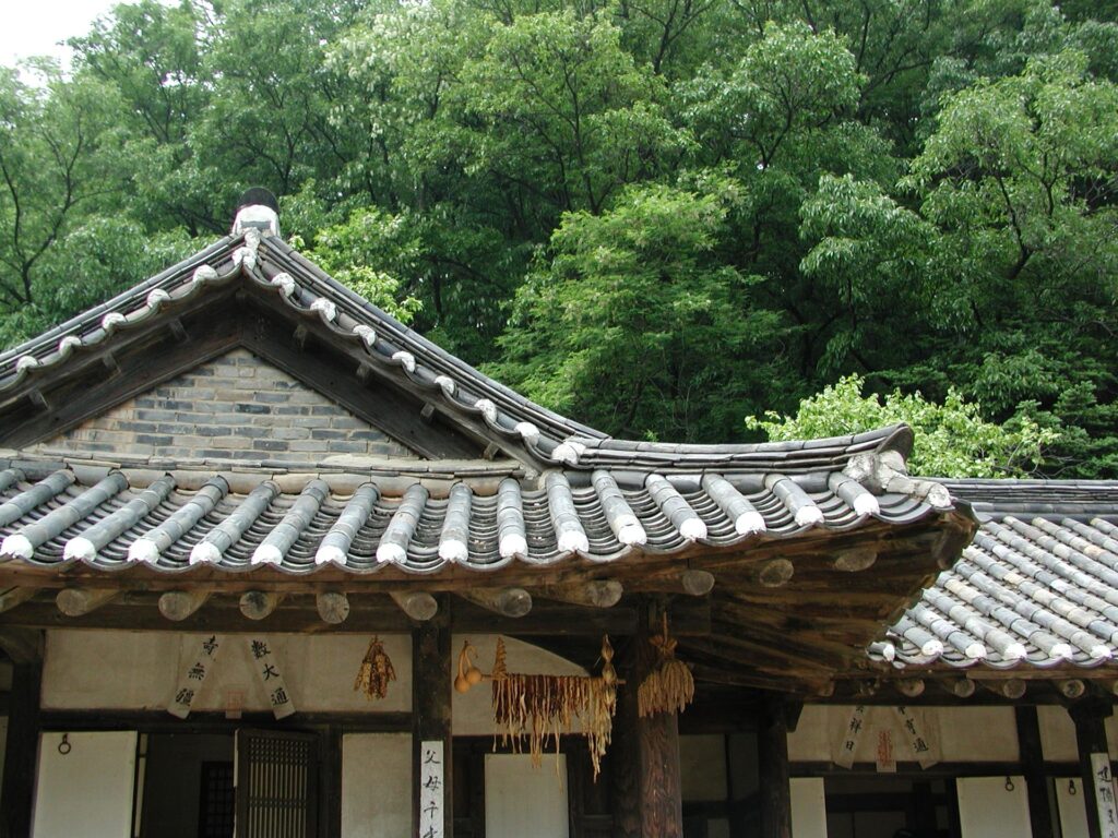 Jeonju Hanok Village course Omokdae viewpoint hanok rooftops at sunset