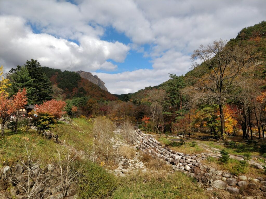Seoul autumn foliage spots autumn mountain scenery with blue sky