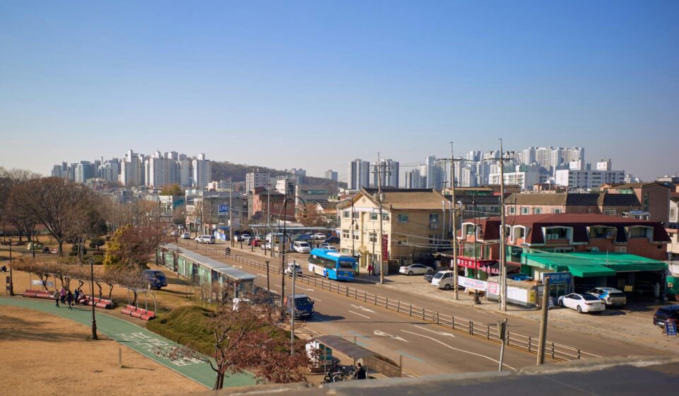 수도권 주말 나들이 대표 풍경 - 서울 도심과 근교 공원 전경