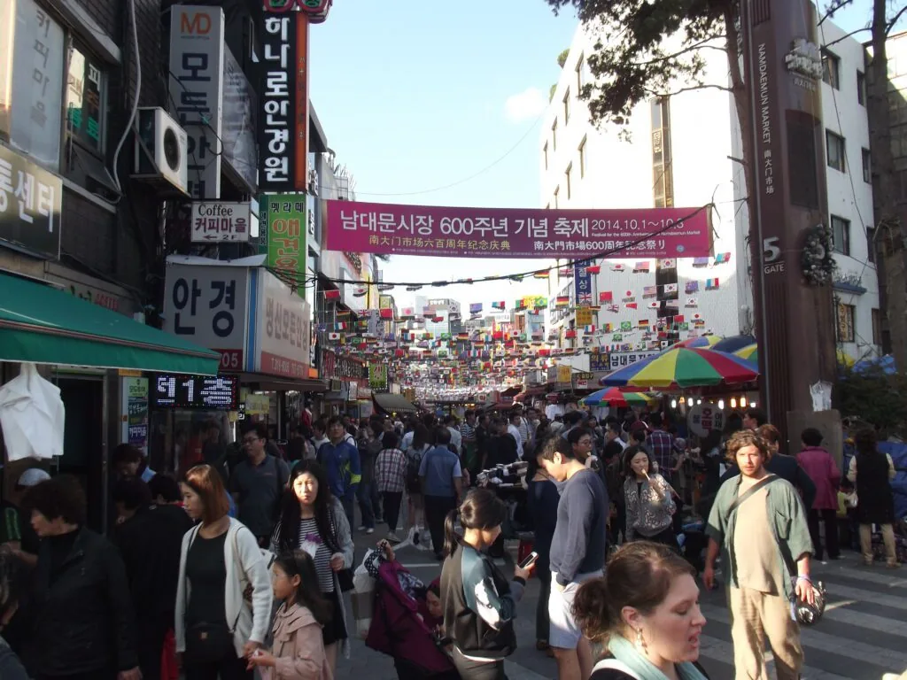 Seoullo 7017 course — Namdaemun traditional market street shopping
