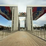 서울 올림픽공원 외국인 가이드 — 평화의문 가을 단풍 전경