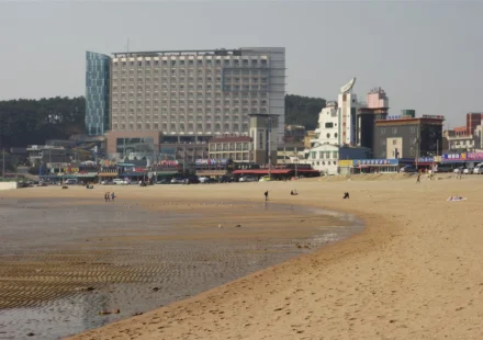 인천 을왕리해수욕장 백사장과 해변 풍경