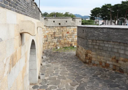서울 근교 당일치기 코스 대표 풍경 수원화성 성곽길